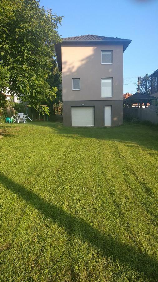 Family Holiday Apartman Nyíregyháza Dış mekan fotoğraf
