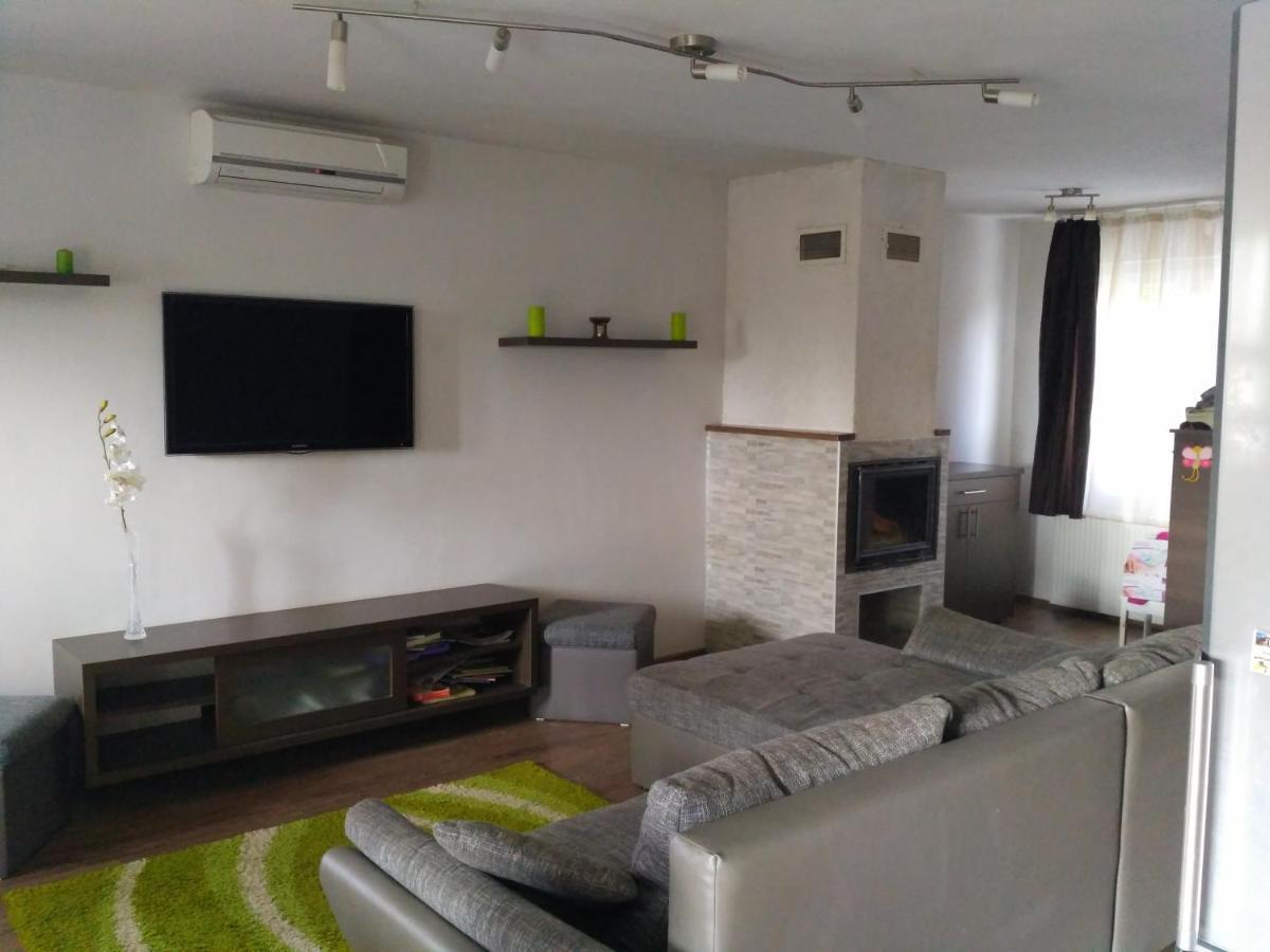 Family Holiday Apartman Nyíregyháza Dış mekan fotoğraf